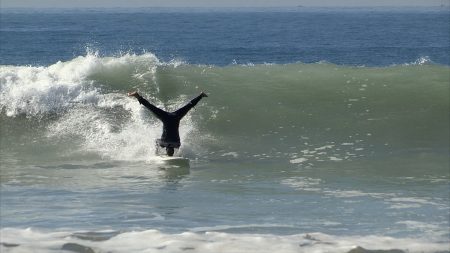 surf-headstand-documentaire